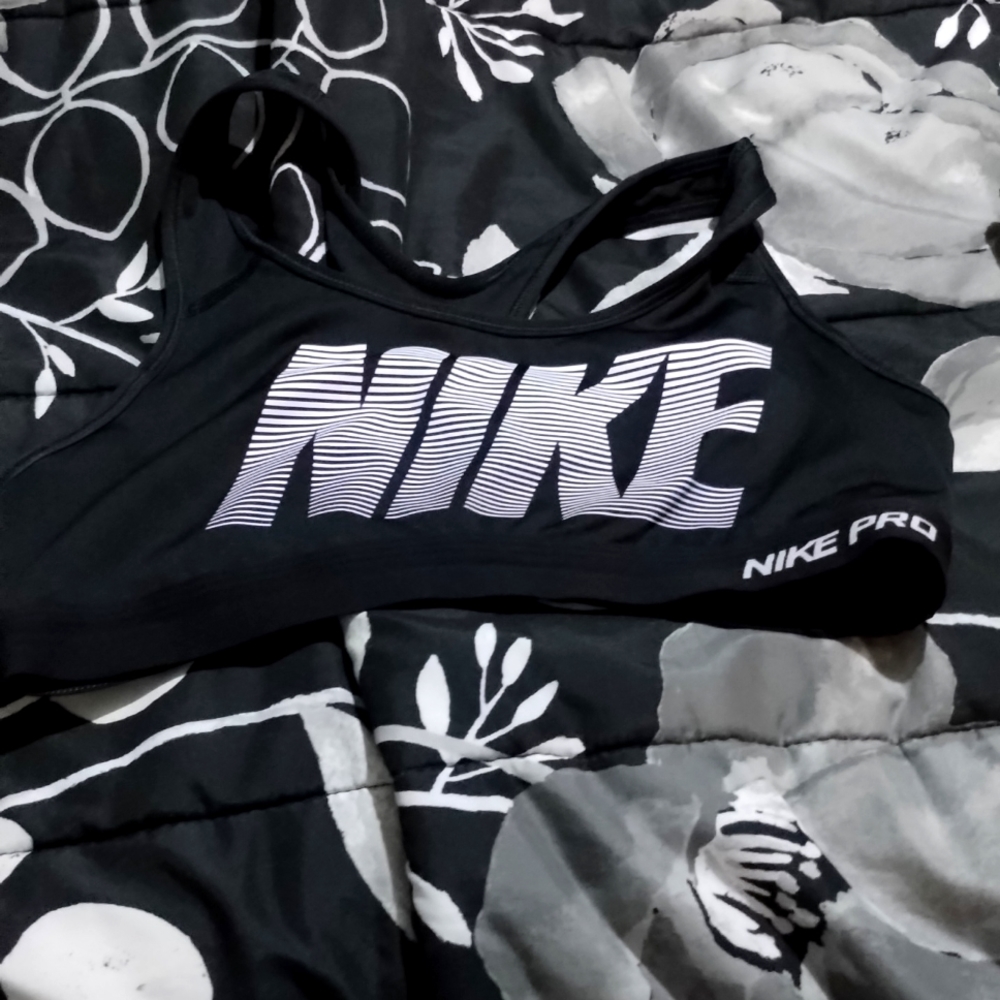 Nike pro sports Bra